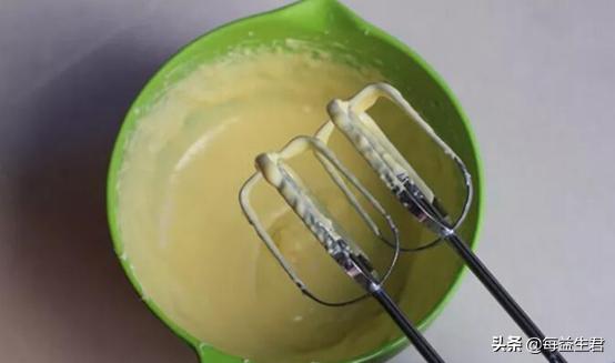 初学者用烤箱做蛋糕视频（用烤箱做最简单的蛋糕视频）