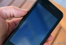 手机黑屏怎么办（手机黑屏的恢复方法？）