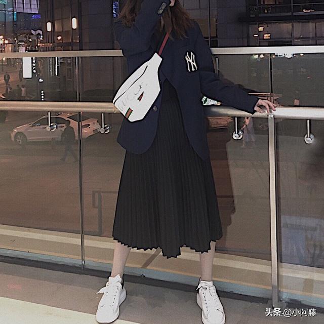 黑色学院风西装如何搭配(图5)
