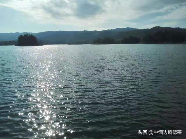 泳镜（如何选择合适的泳镜？有哪些牌子性价比较合适？）