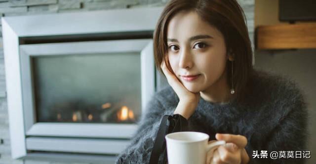短发夏天怎么打理女性（短发夏天怎么扎好看又凉快）(图1)