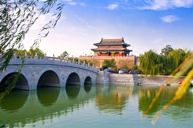 杭州西湖和嘉兴南湖哪个大？