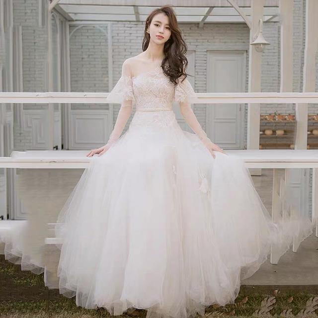 白色晚礼服如何搭配鞋子(图2)