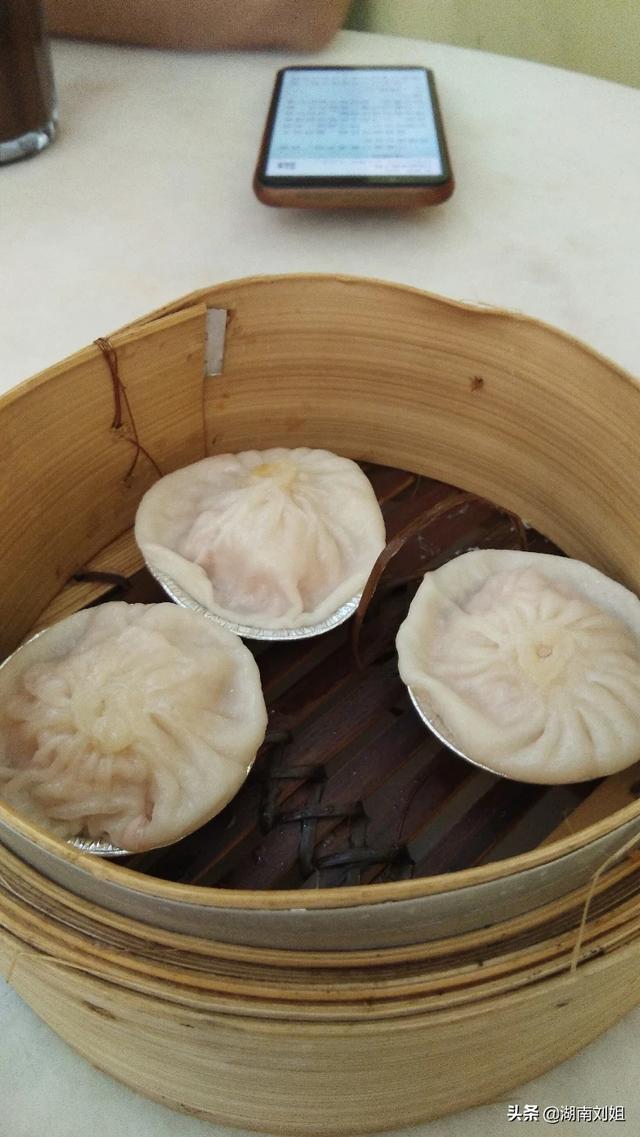 年轻人把超市当食堂怎么办