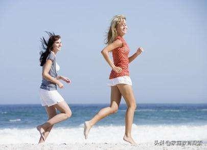 上身胖秋季如何搭配衣服(图4)