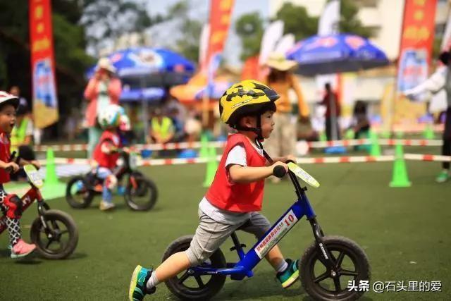 小常识运动类题目大全四年级（四年级上册科学《生命在于运动》：经常参加体育锻炼有什么好处？）