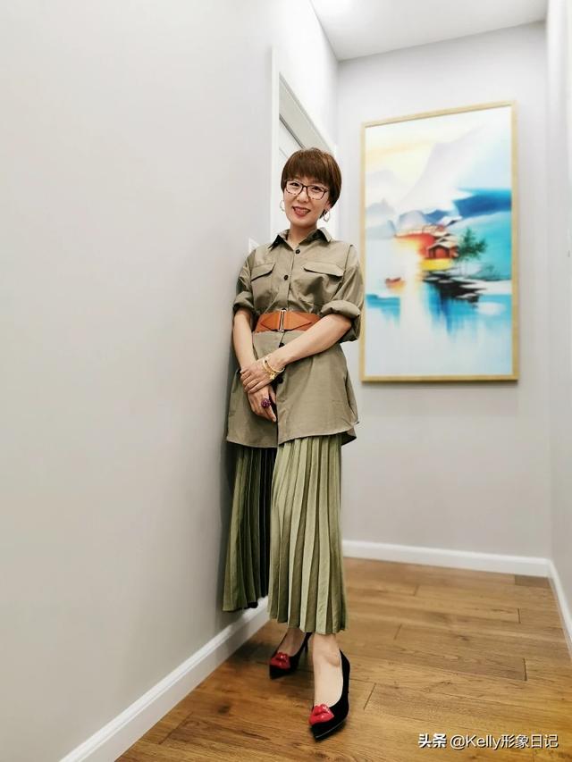 如何搭配半截裙好看女士(图5)