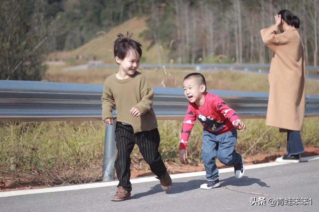 黑色旗袍如何搭配丝袜女(图8)