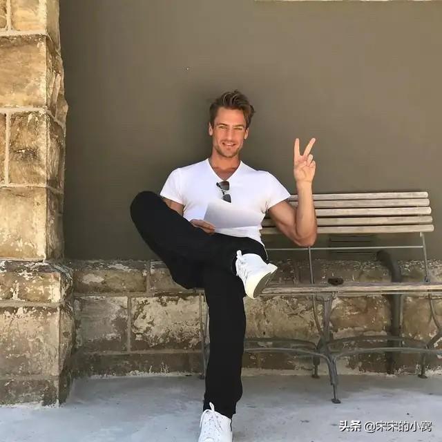 圆形脸如何搭配衣服男士(图2)