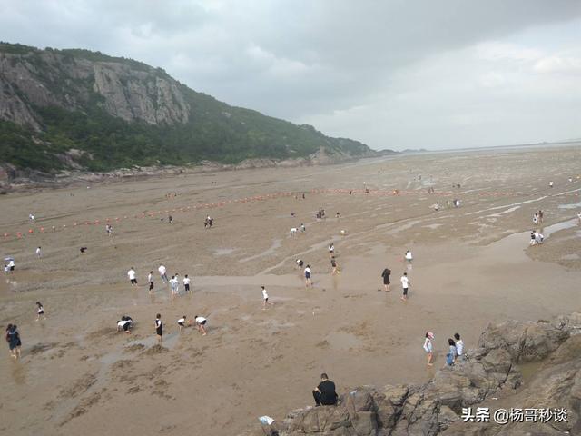 旅游穿搭帽子颜色， 旅游穿搭帽子颜色搭配