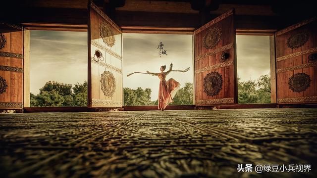 街舞赛事拍摄方案策划（拍摄一位跳街舞的同学，应该如何加强画面的动感？）