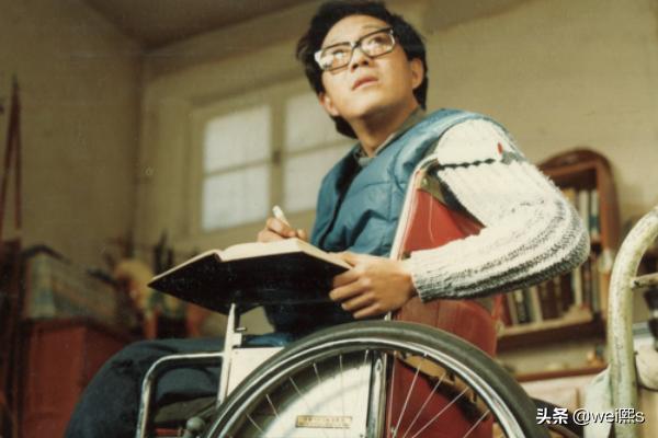 史铁生的故事200字（史铁生的故事600字作文）