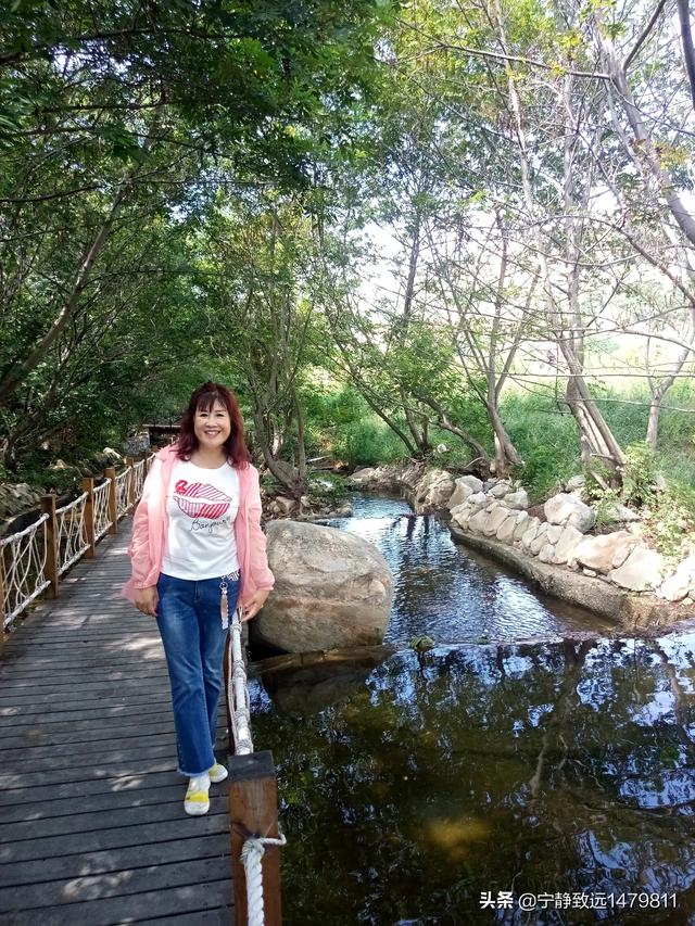 拍照好看的中年女性照片(图68)
