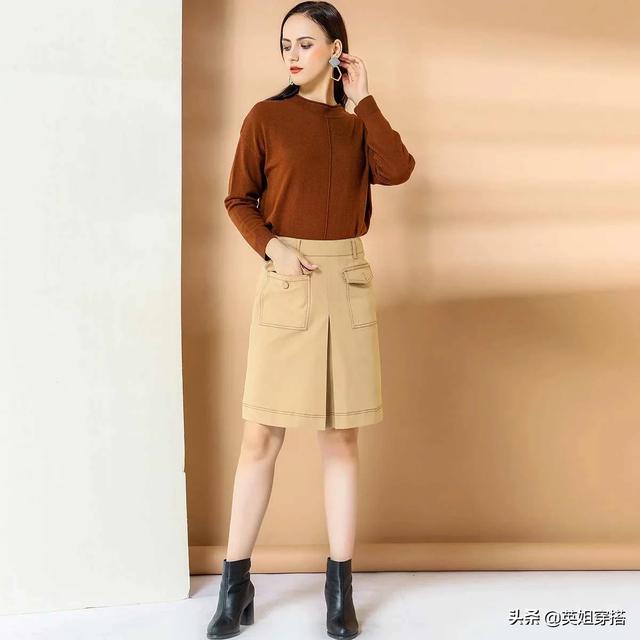 驼色卫衣怎么搭配下身(图1)