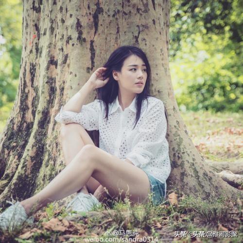 运动鞋怎么搭配衣服女图片(图17)