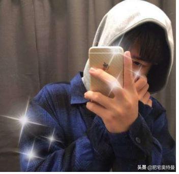 一个男人频繁发朋友圈(图1)
