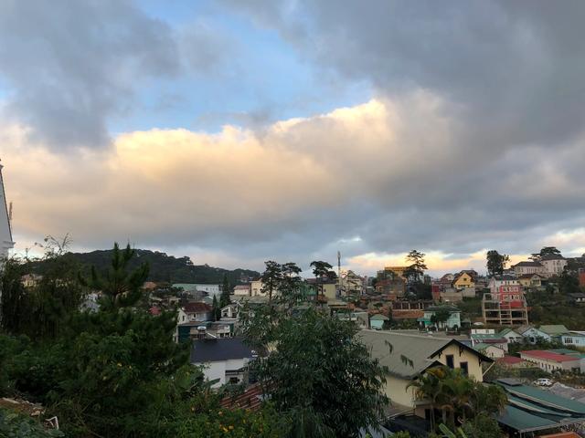 去越南旅游带两千万越南盾够用吗