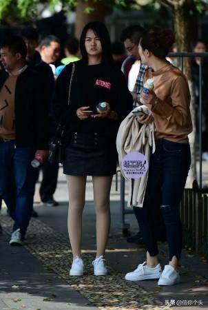 小白裙如何搭配丝袜外套(图3)