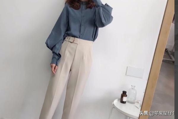 冬日如何搭配蓝衬衫女生(图2)