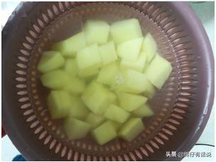 鸡腿炖土豆的家常做法-鸡腿炖土豆的家常做法视频