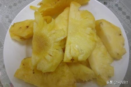 吃菠萝怎么处理好剥皮(图8)