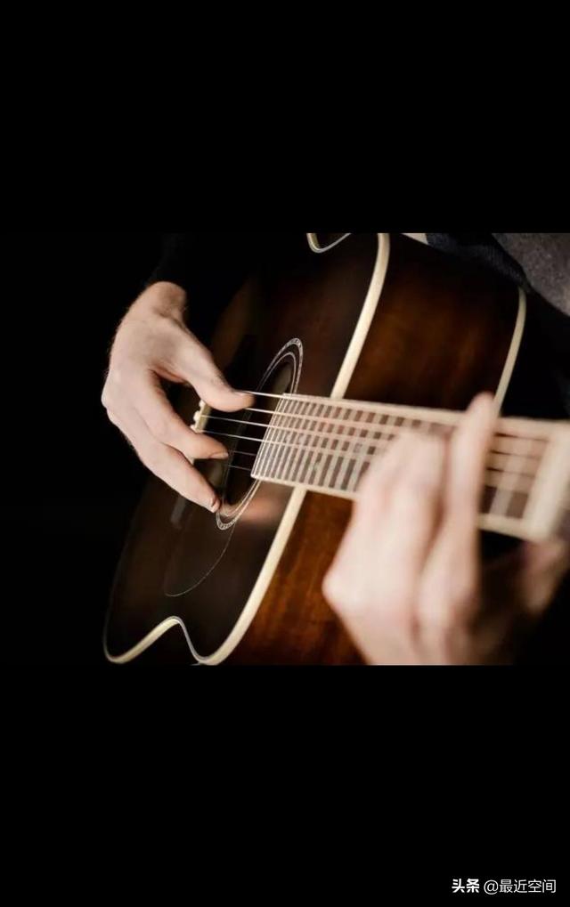 有哪些好听又简单的吉他弹唱歌曲？：第一次爱的人吉他谱