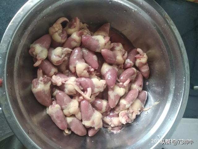 鸡的内脏怎样炒好吃可以去腥味？