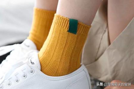 长袜如何搭配小白鞋好看(图6)
