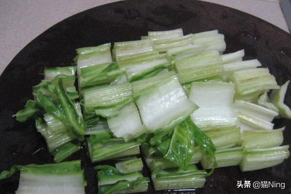 中午炒牛皮菜的做法大全(图3)