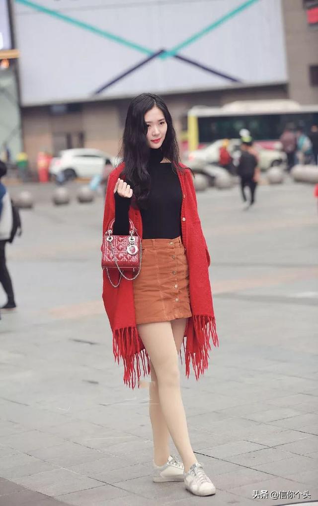 小白裙如何搭配丝袜外套(图7)