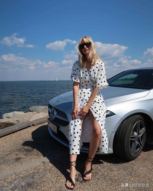 夏日如何选择连衣裙搭配