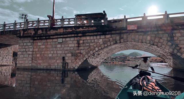 去云南旅游，到当地抱团比较好还是跟团直接去好