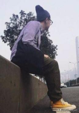 男士旅游黄色外套穿搭， 男士旅游黄色外套穿搭图片