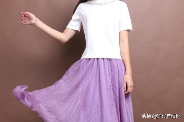 紫色上衣如何搭配长裙女(图3)