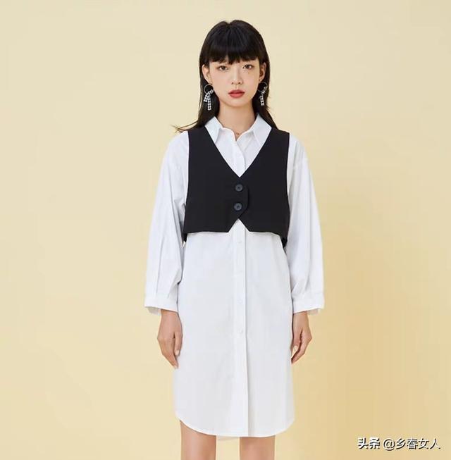 黑色马甲如何搭配裙子女(图4)