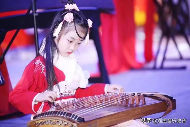 古筝十大名曲欣赏_古筝十大名曲欣赏20首