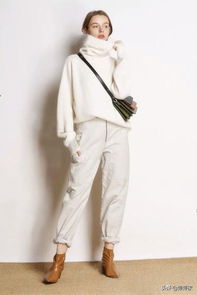 时尚白色大毛衣如何搭配(图6)
