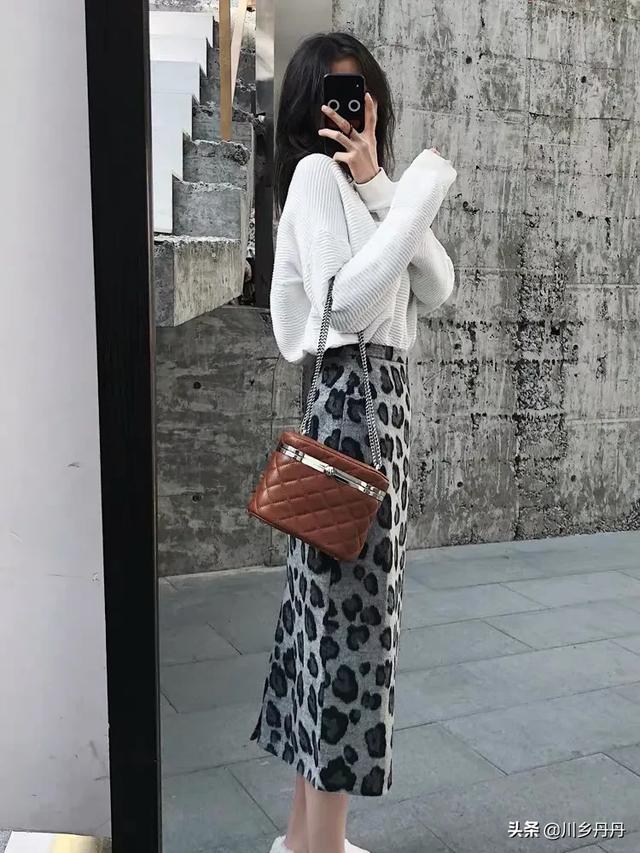 上衣短裙如何搭配外套女(图16)