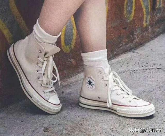 运动鞋怎么搭配衣服女图片(图12)
