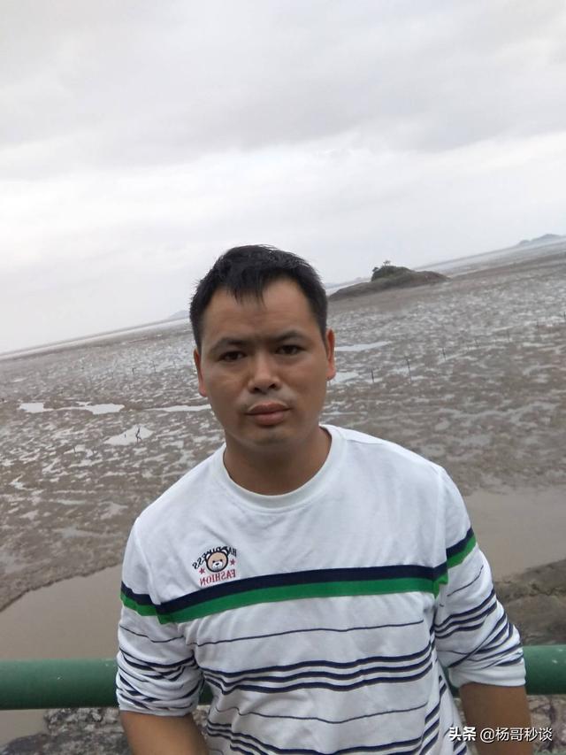 旅游穿搭帽子颜色， 旅游穿搭帽子颜色搭配