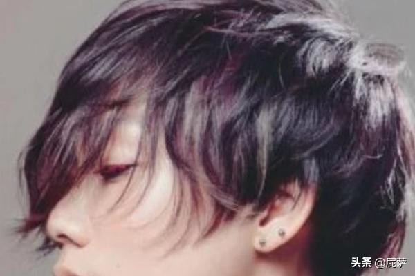 中短发烫发如何搭配好看(图2)