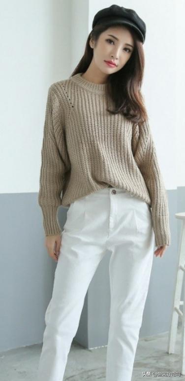 白裤子如何搭配衣服女士(图3)