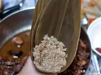 怎么包粽子具体步骤图-怎么包粽子具体步骤图片