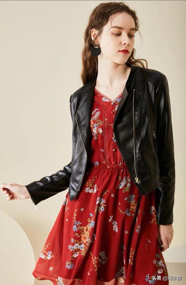 黑色小裙子如何搭配短款(图3)