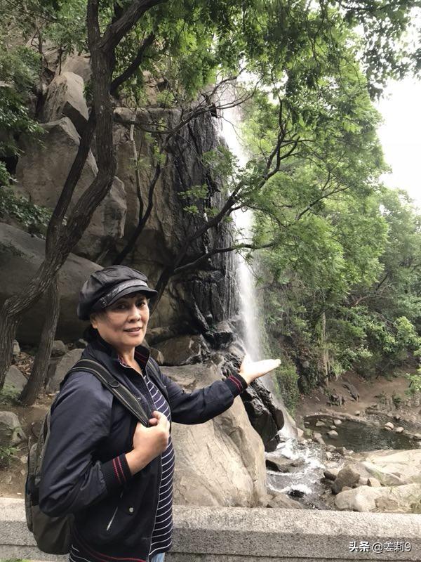 拍照好看的中年女性照片(图93)