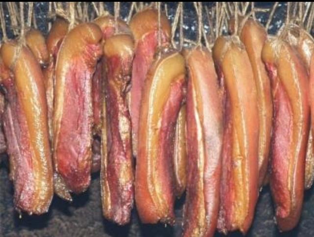 四川农村熏腊肉_四川农村怎样熏腊肉？