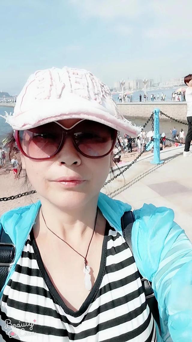 拍照好看的中年女性照片(图105)