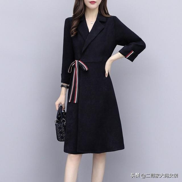 宽松的裙子如何搭配外套