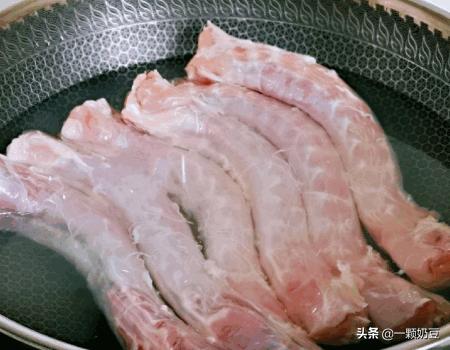 怎么啃鸭脖(鸭脖怎么吃把肉吃干净)
