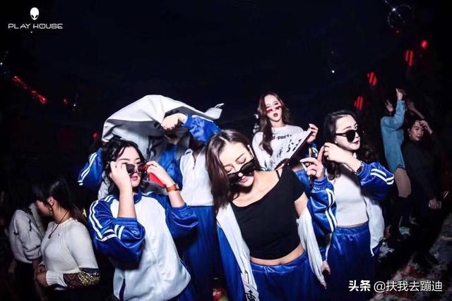 成都夜店必去的景点推荐(图3)